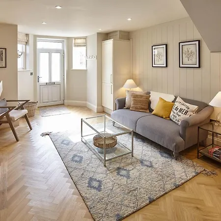 Host & - The Salt Nook Apartment *