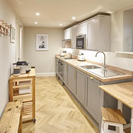 Apartment Host & - The Salt Nook *